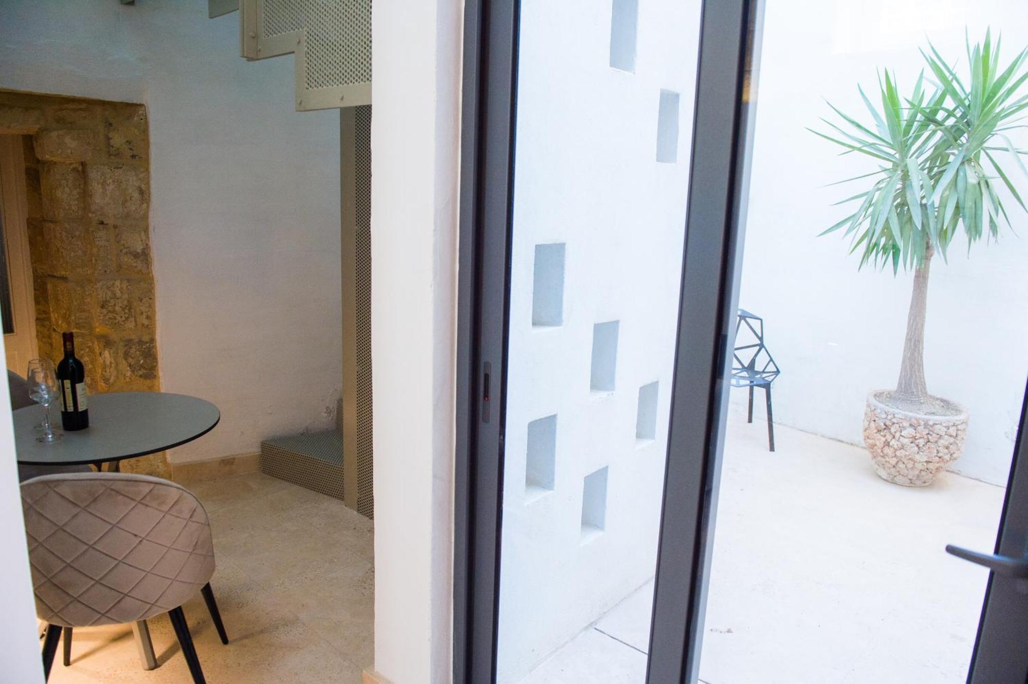 San Anton Suites Attard Eksteriør bilde