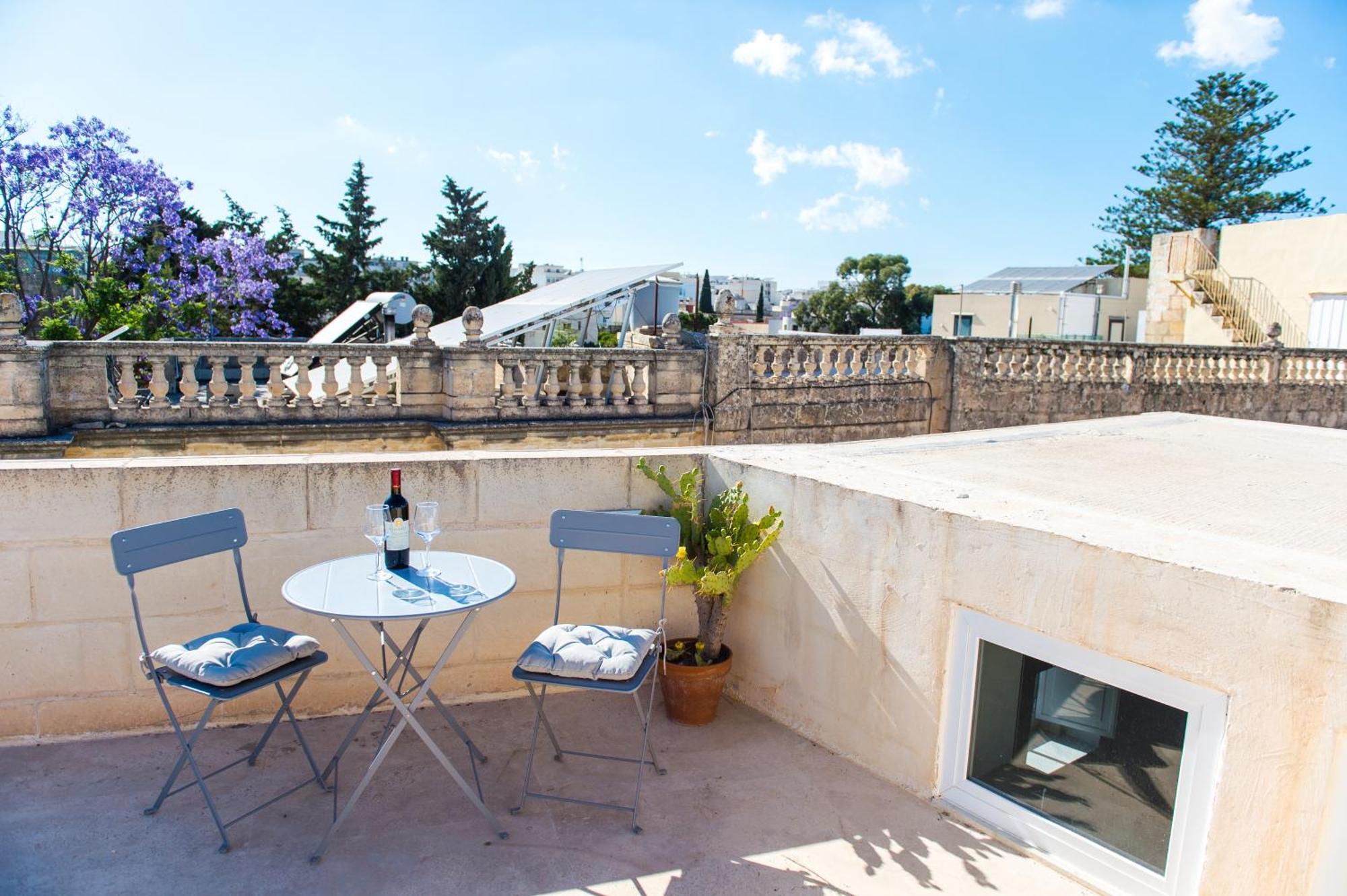 San Anton Suites Attard Eksteriør bilde